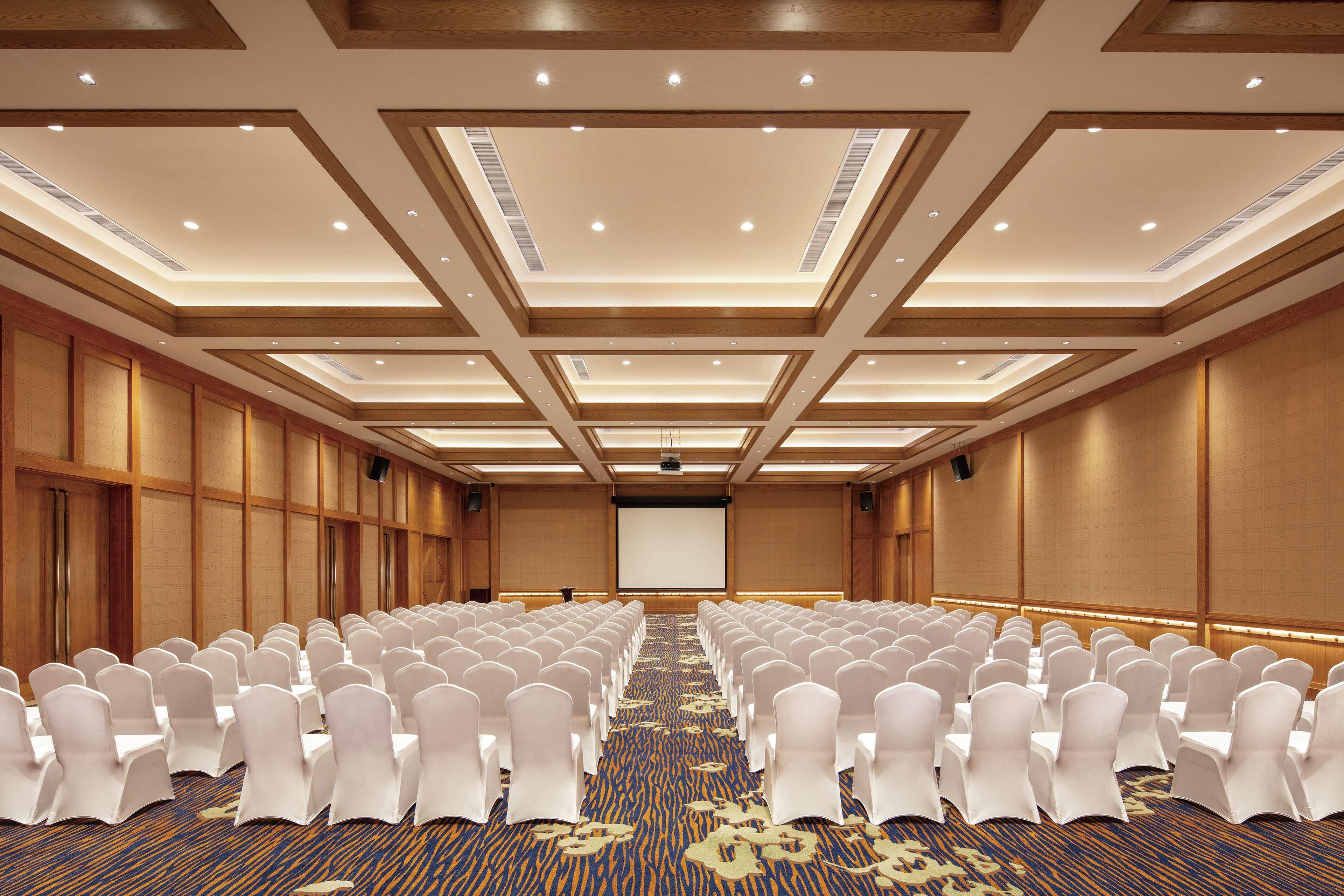 Hilton Wenan Hotel Langfang Exterior photo