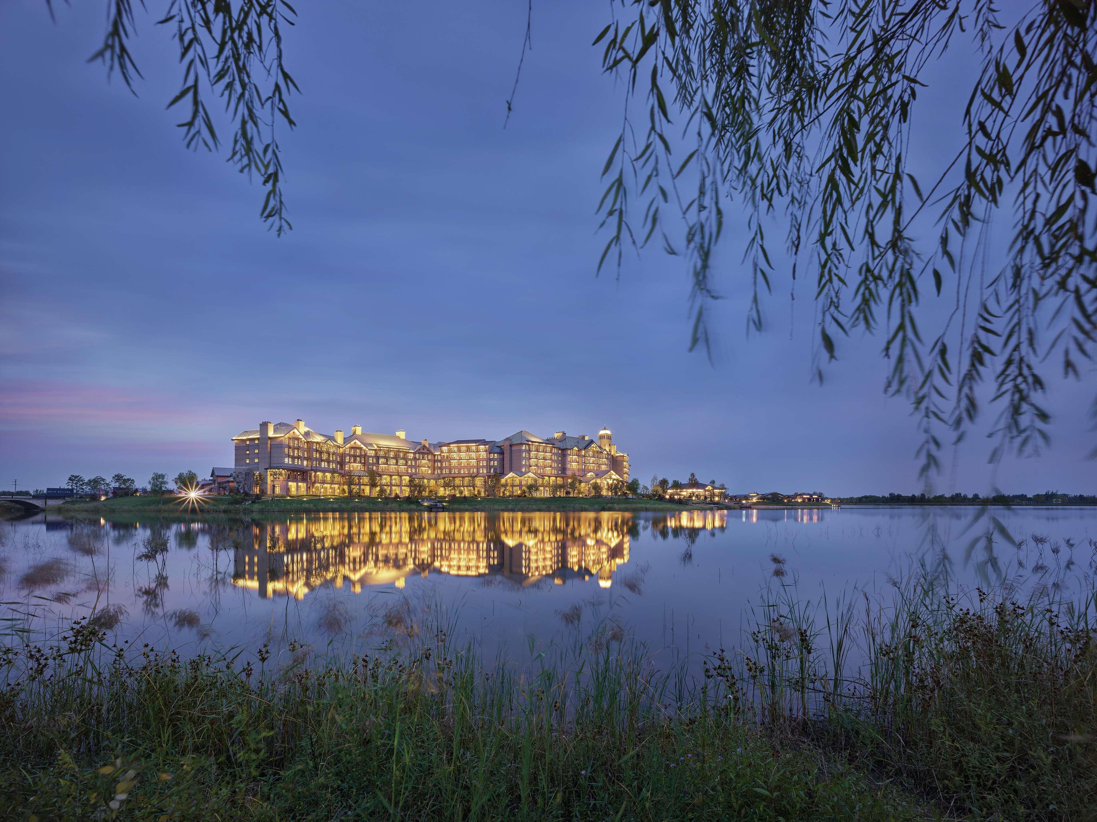 Hilton Wenan Hotel Langfang Exterior photo